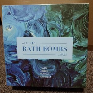 April's Bath Bombs 4 Piece Set